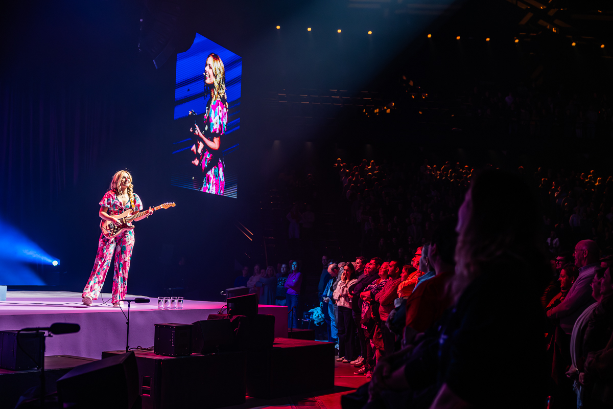 Jade Mintjens @ Lotto Arena, picture 30, photographed by Dorien Goetschalckx - FrontView Magazine