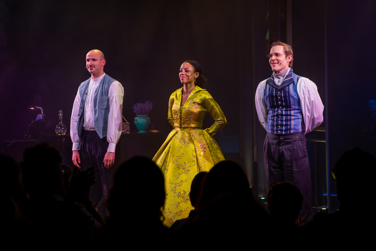 Première Madame Bovary @ Fakkeltheater - Rode Zaal, picture 32, photographed by Goele Bormans - FrontView Magazine