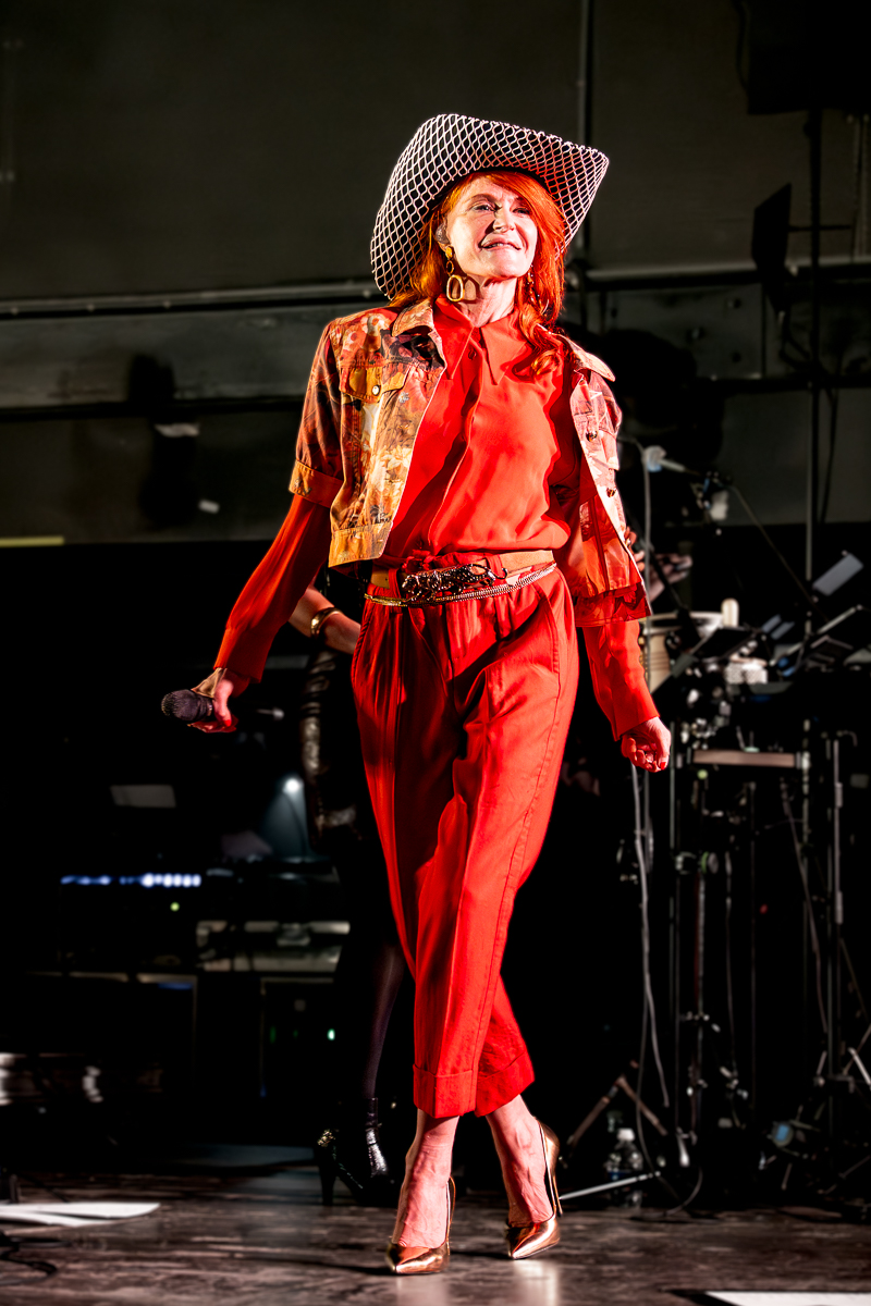 Axelle Red @ Club AFF, picture 2, photographed by Anoek Houben - FrontView Magazine