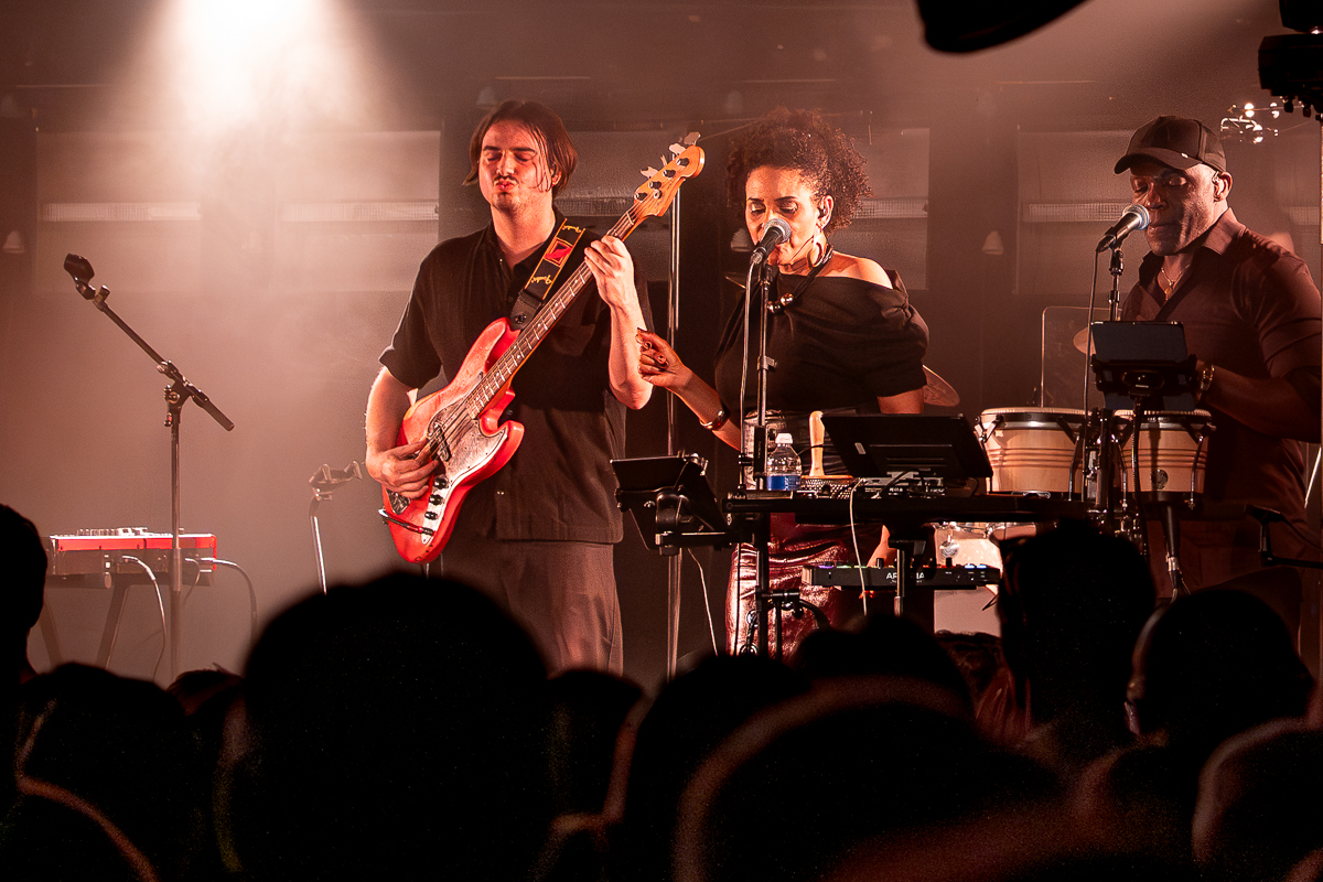 Axelle Red @ Club AFF, picture 5, photographed by Anoek Houben - FrontView Magazine