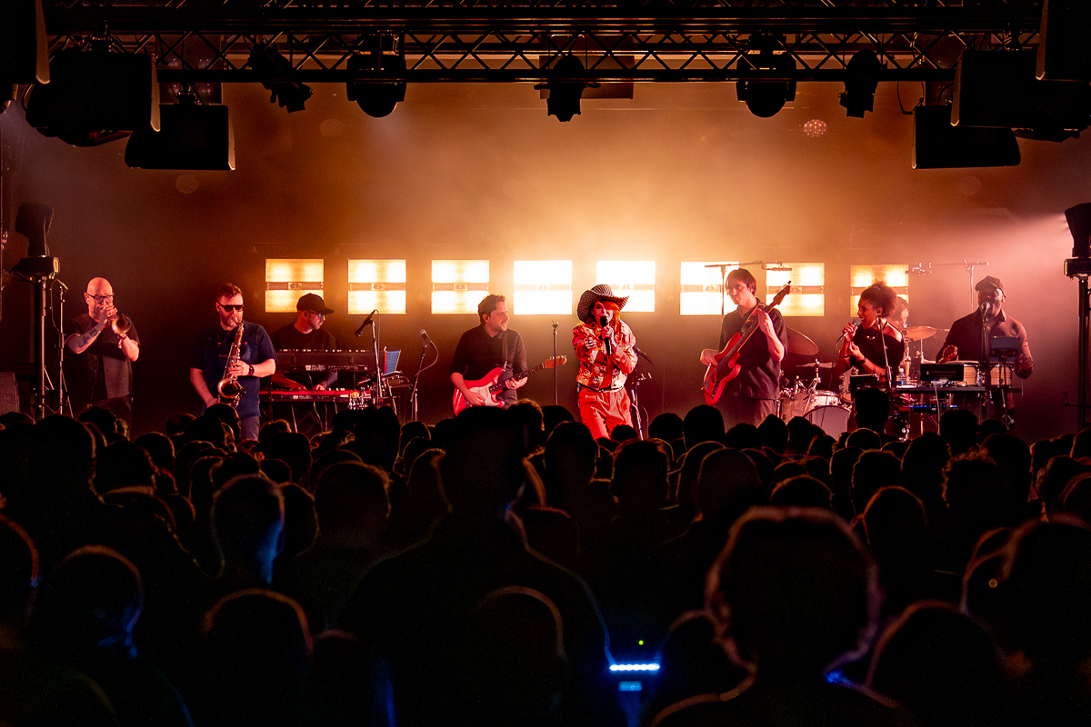 Axelle Red @ Club AFF, picture 7, photographed by Anoek Houben - FrontView Magazine