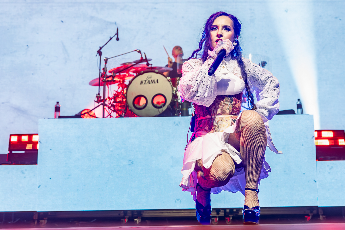 Jinjer @ 013, picture 7, photographed by Dorien Goetschalckx - FrontView Magazine