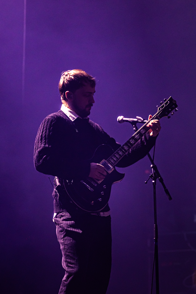 Static dress @ 013 Tilburg, picture 2, photographed by Peter Casie - FrontView Magazine