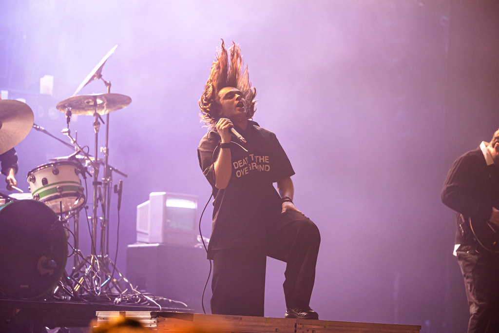 Static dress @ 013 Tilburg, picture 4, photographed by Peter Casie - FrontView Magazine
