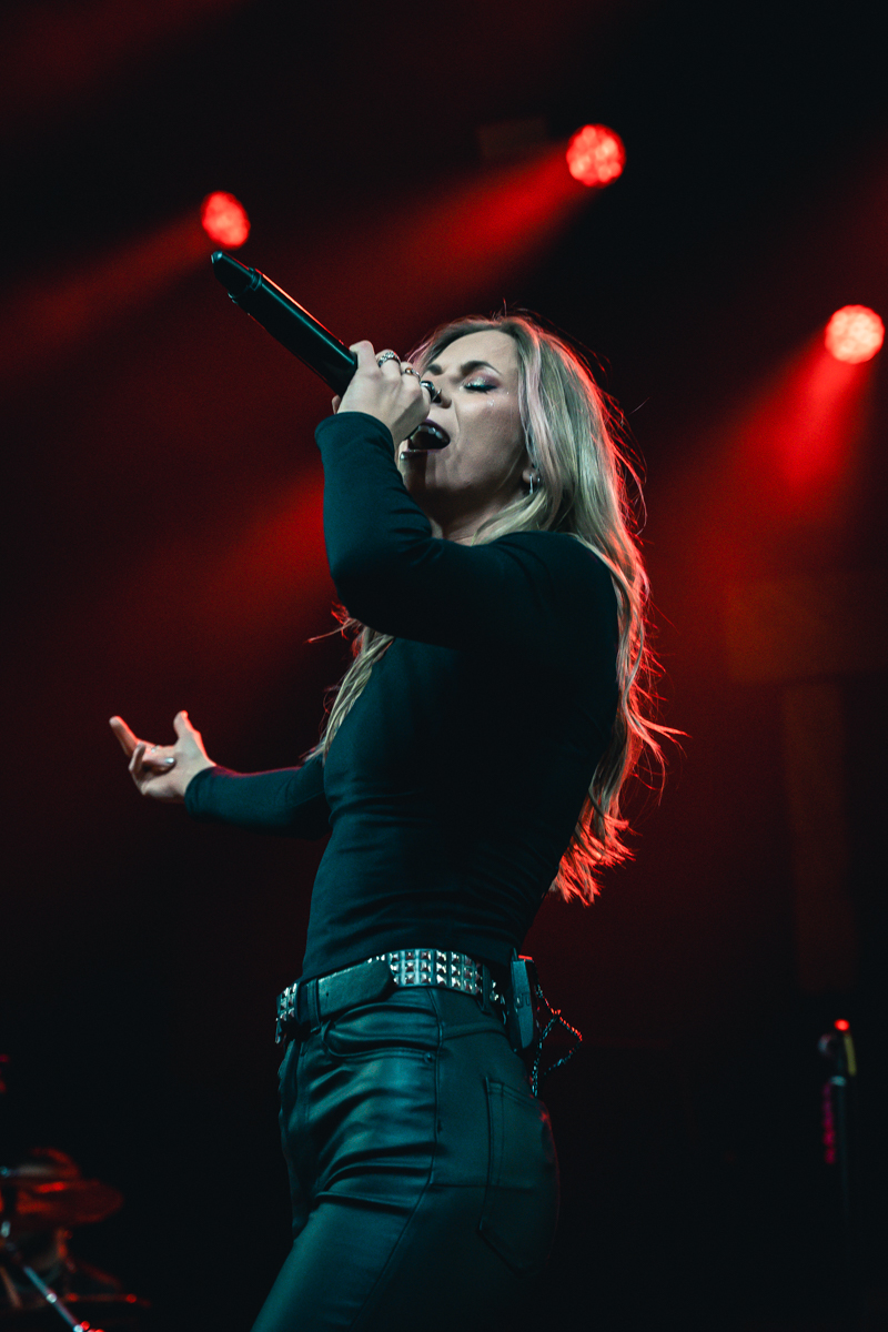 Taylor Acorn @ AB, picture 4, photographed by Jelle Meersschaut - FrontView Magazine