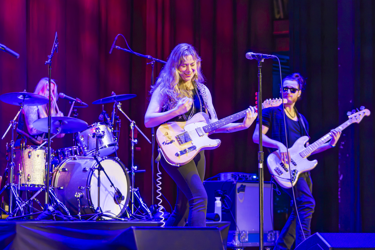 Joanne Shaw Taylor @ De Roma, picture 1, photographed by dirk janssens - FrontView Magazine