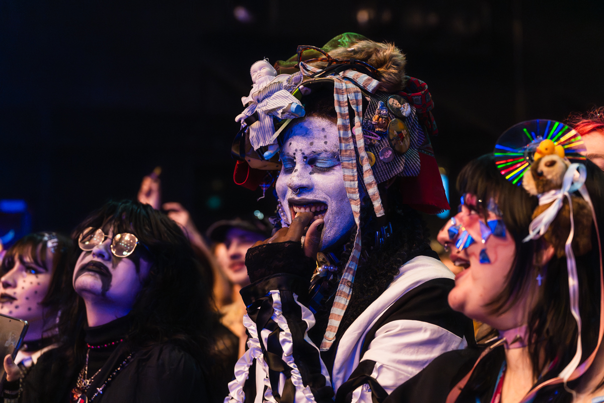 Ashnikko @ 013, picture 6, photographed by Istvan Bruggen - FrontView Magazine