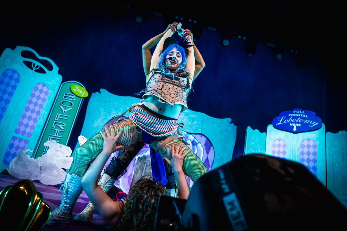 Ashnikko @ 013, picture 8, photographed by Istvan Bruggen - FrontView Magazine