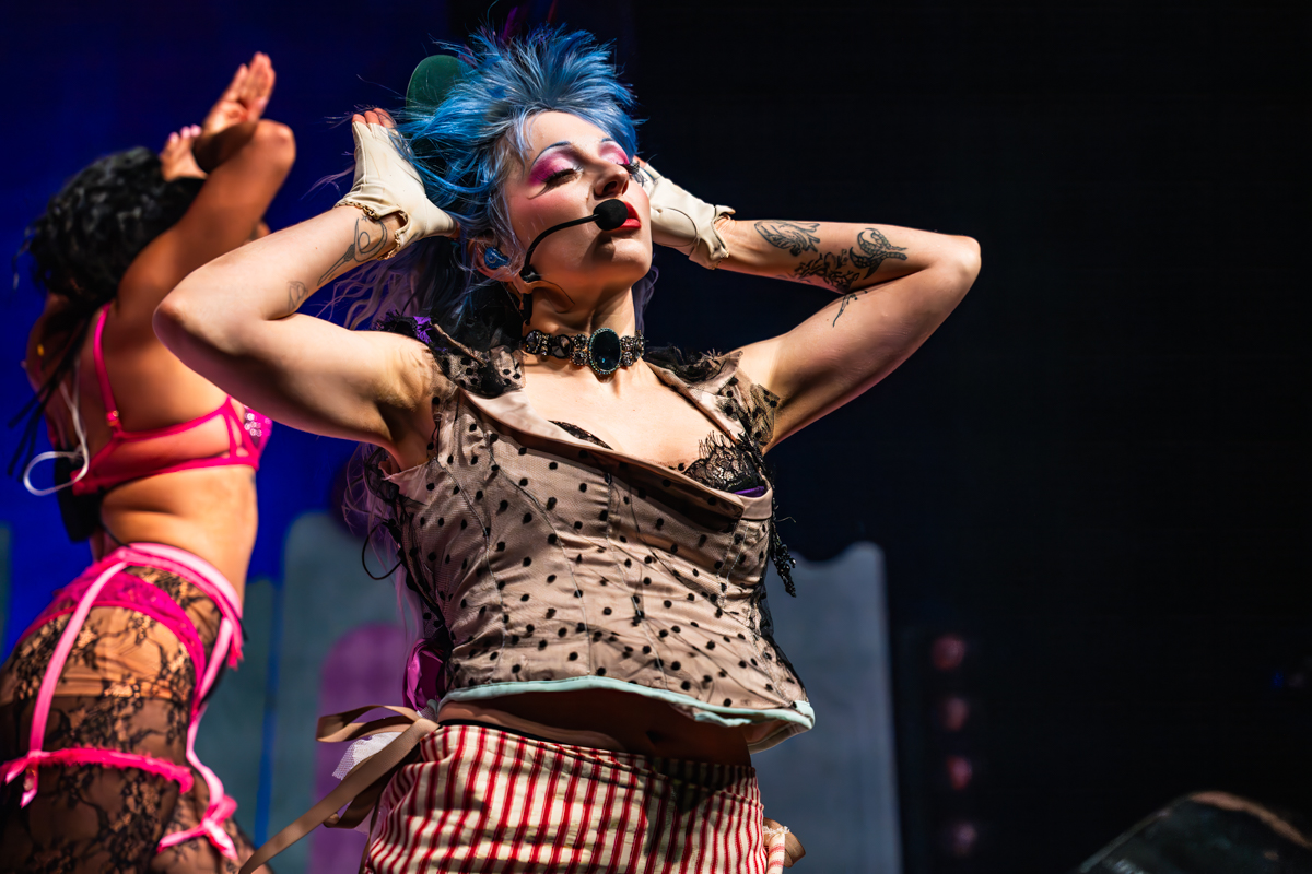 Ashnikko @ 013, picture 13, photographed by Istvan Bruggen - FrontView Magazine