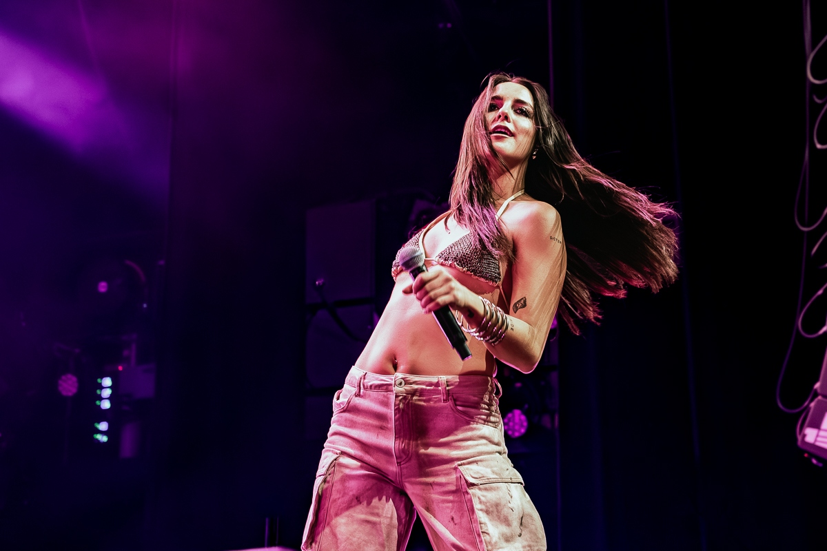 The Beaches @ 013, picture 1, photographed by Anoek Houben - FrontView Magazine