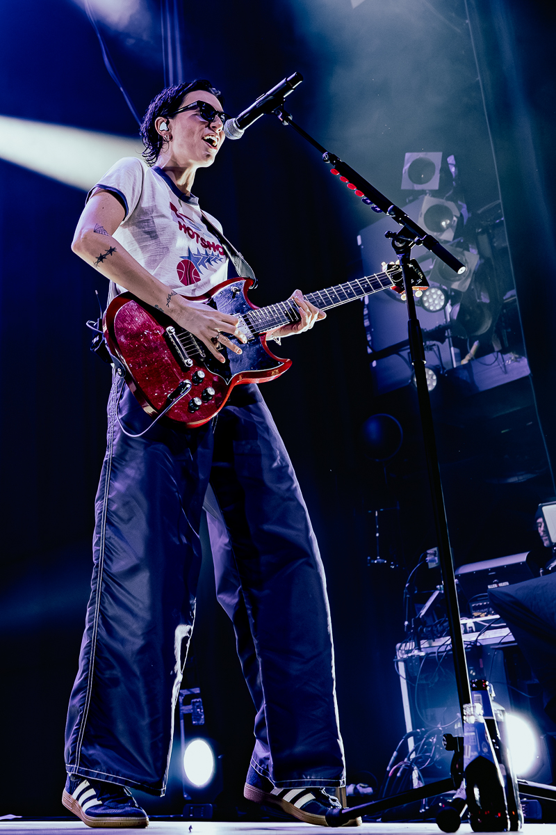 The Beaches @ 013, picture 6, photographed by Anoek Houben - FrontView Magazine