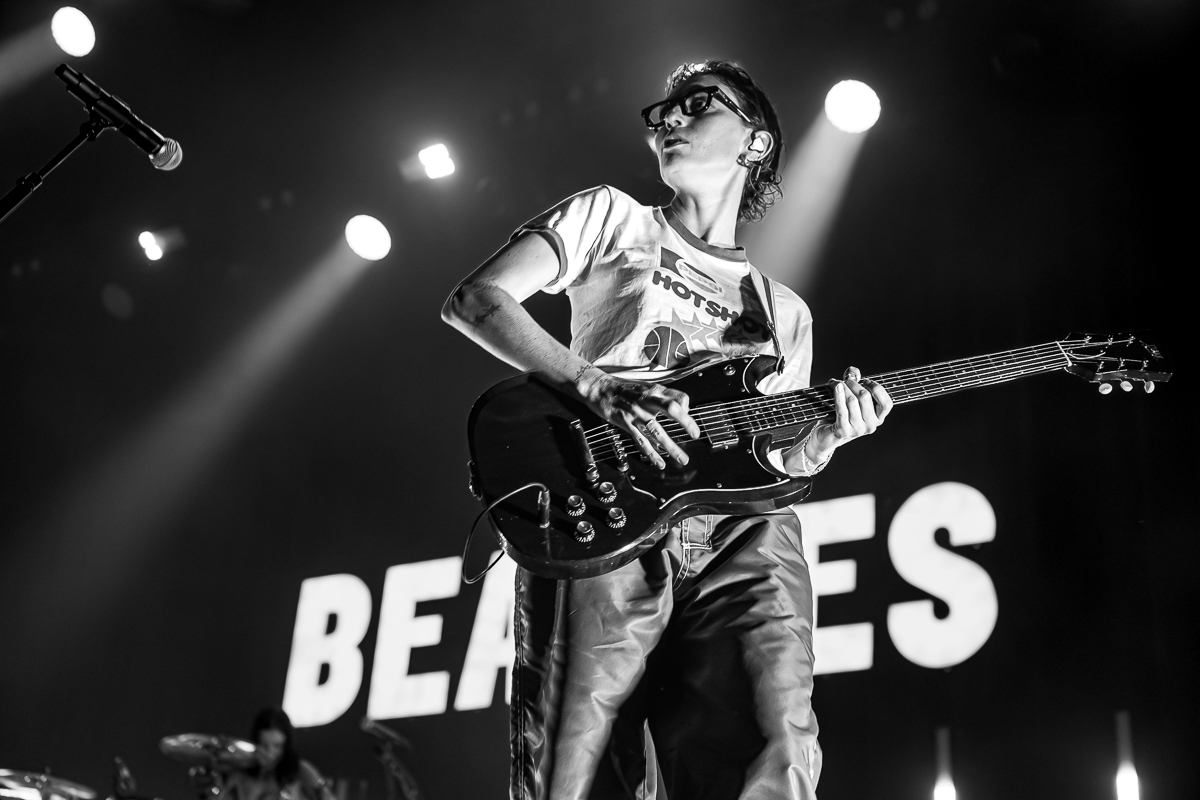 The Beaches @ 013, picture 12, photographed by Anoek Houben - FrontView Magazine
