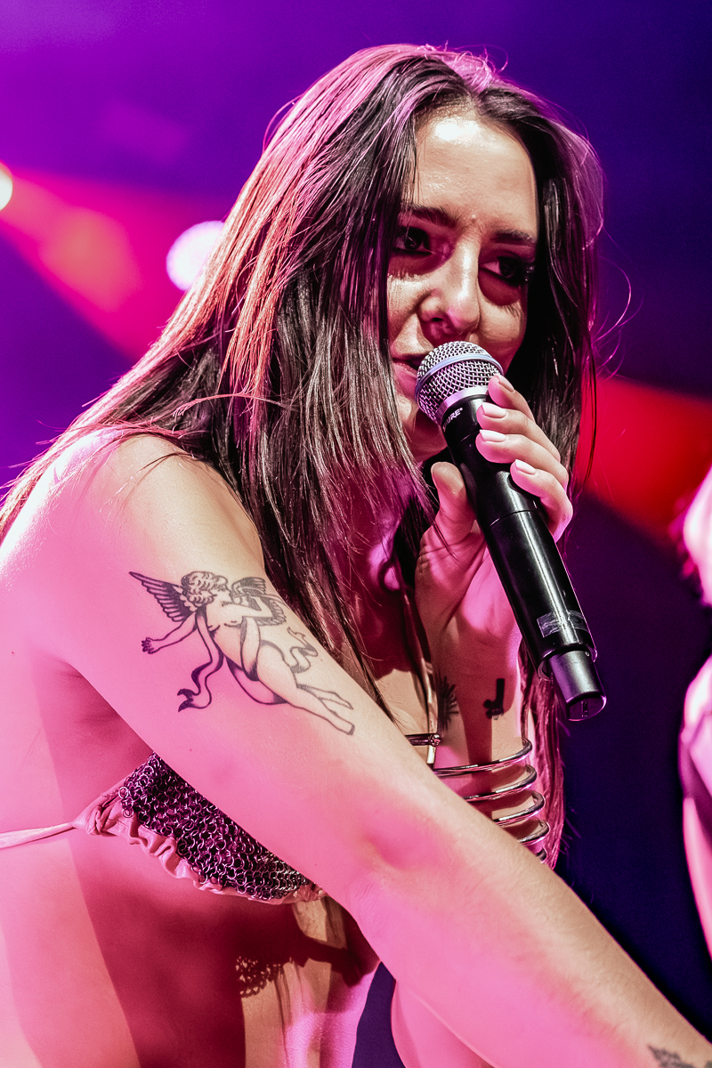 The Beaches @ 013, picture 21, photographed by Anoek Houben - FrontView Magazine