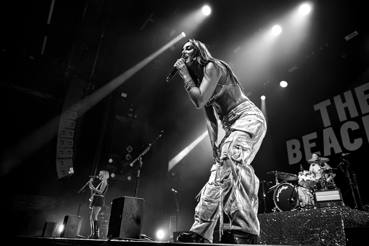 The Beaches @ 013, picture 23, photographed by Anoek Houben - FrontView Magazine