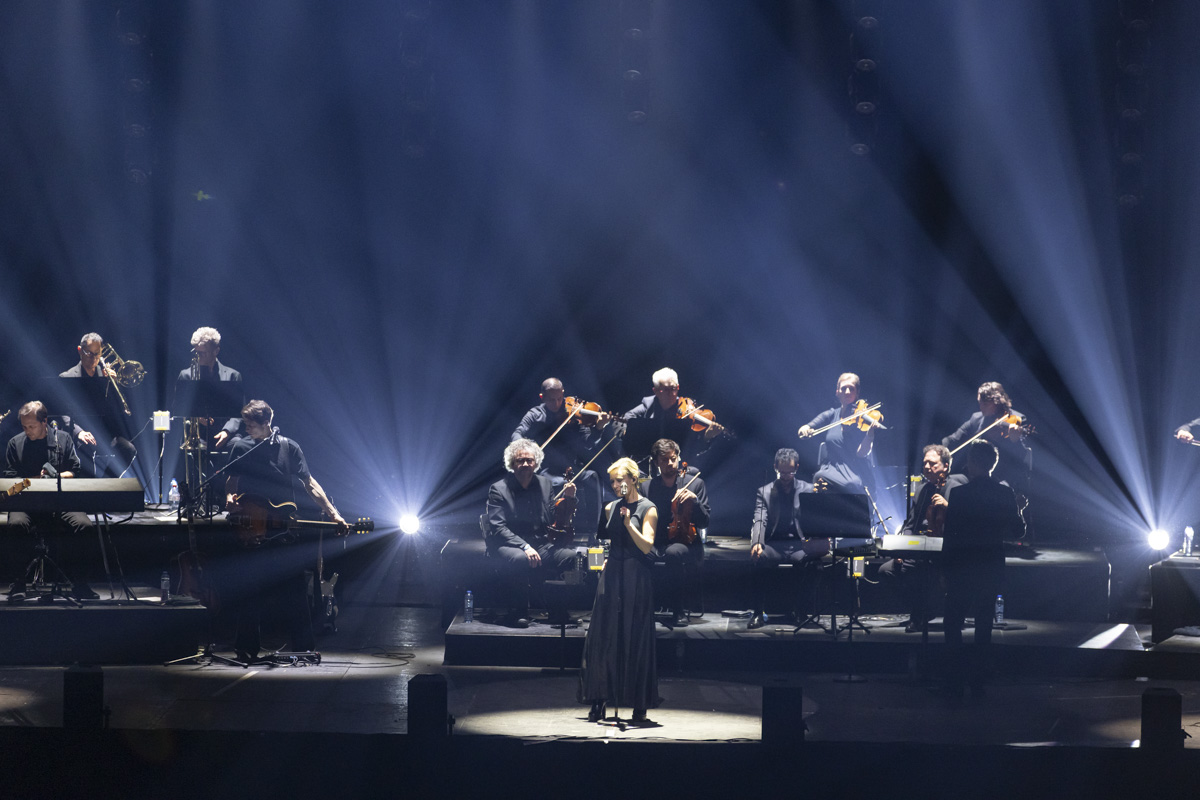 Hooverphonic @ Lotto arena, picture 10, photographed by dirk janssens - FrontView Magazine