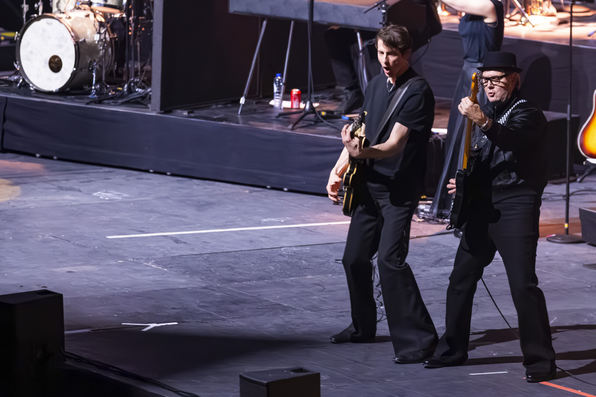 Hooverphonic @ Lotto arena, picture 13, photographed by dirk janssens - FrontView Magazine