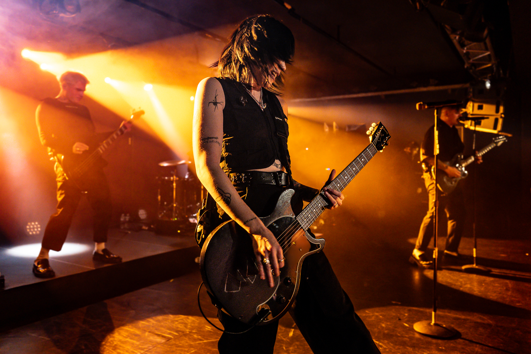 Hot Milk @ Trix Club, foto 4, foto's door Anoek Houben - FrontView Magazine