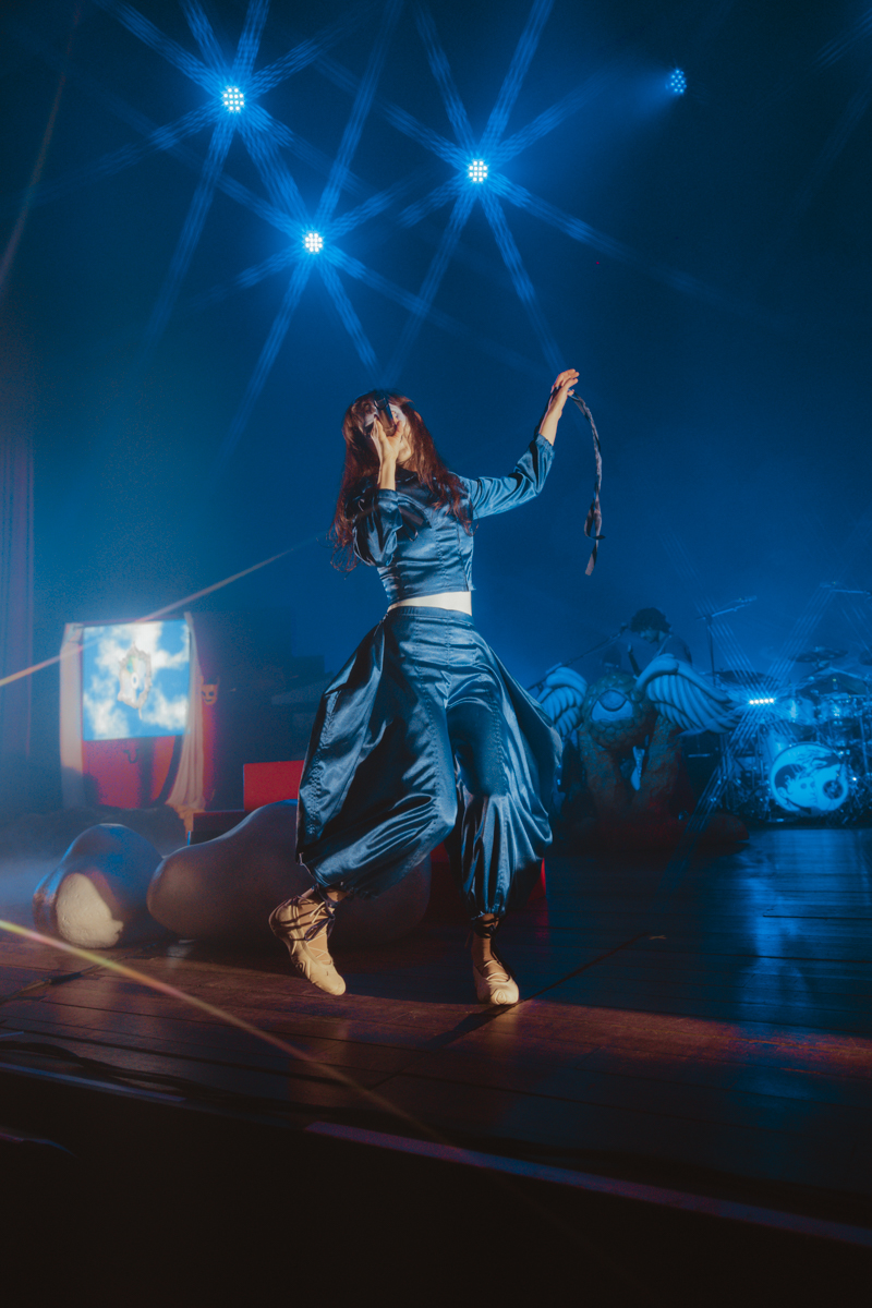 Magdalena Bay @ De Roma, picture 19, photographed by Simon Coppens - FrontView Magazine