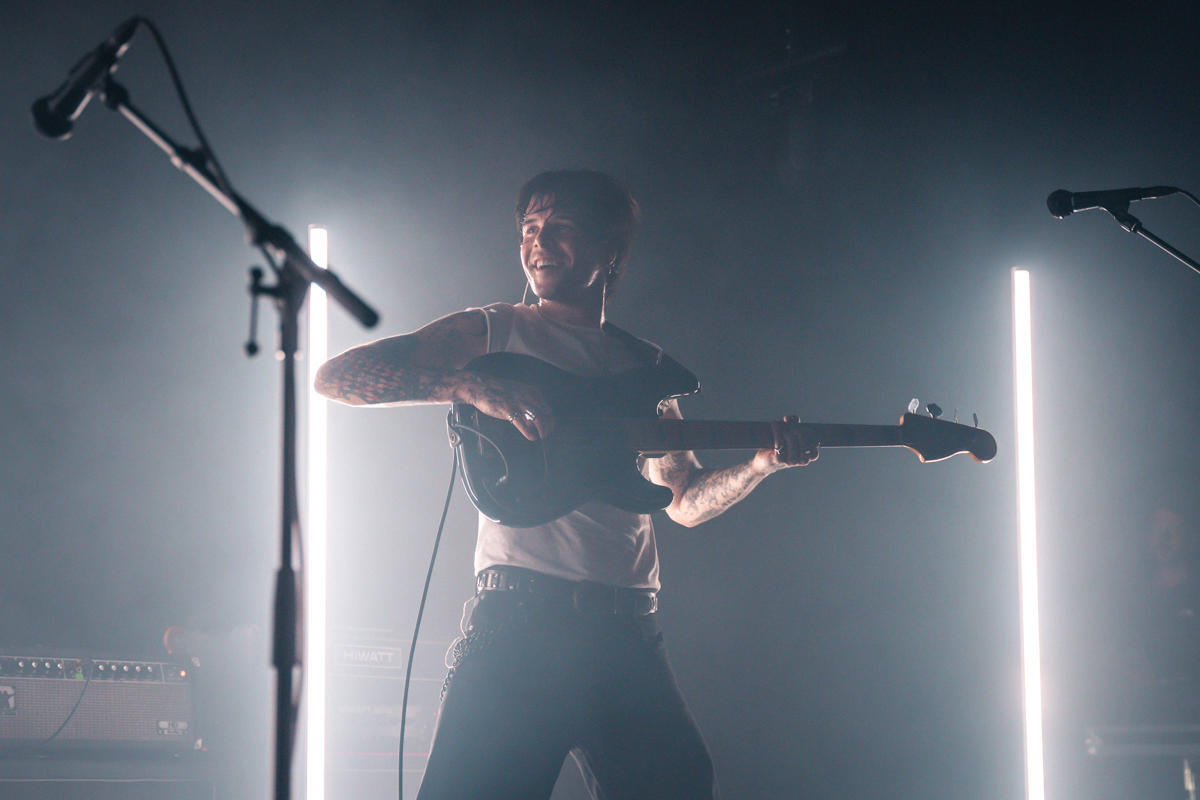 Sons @ Wintercircus, picture 10, photographed by Jelle Meersschaut - FrontView Magazine