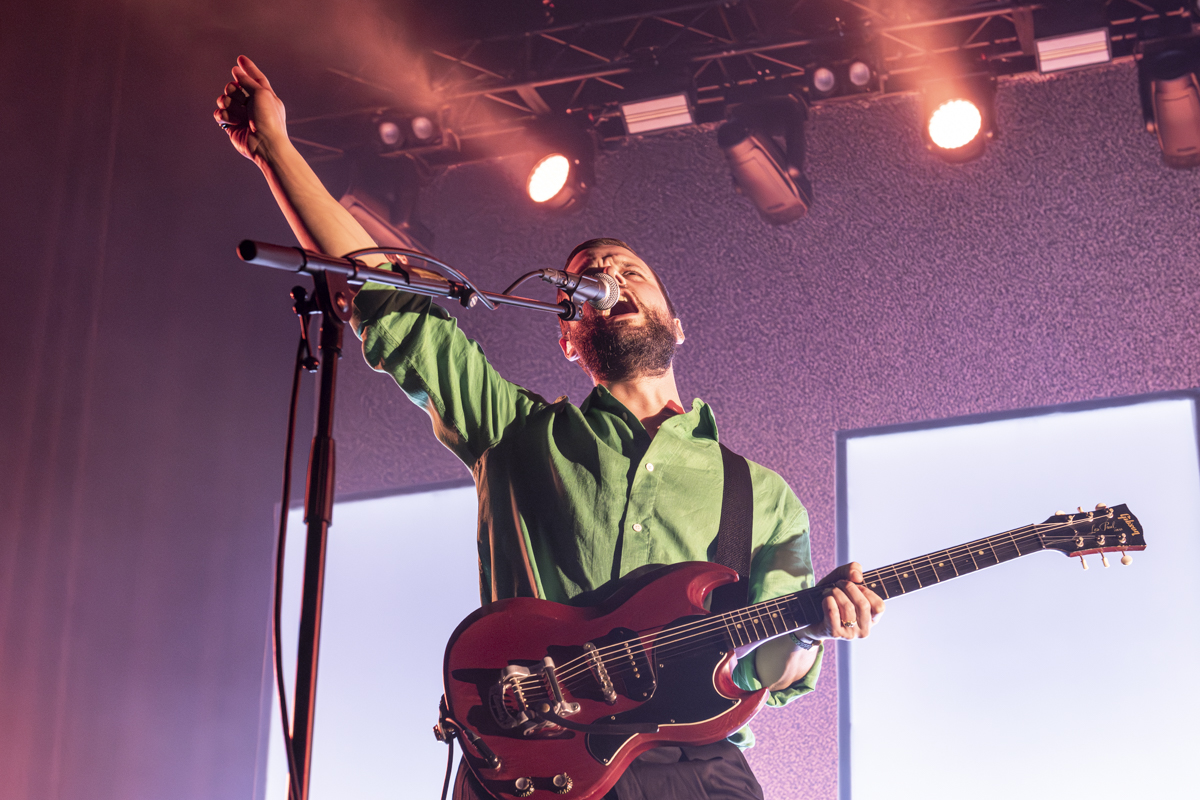 White Lies @ 013, foto 6, foto's door Bart Janssens - FrontView Magazine