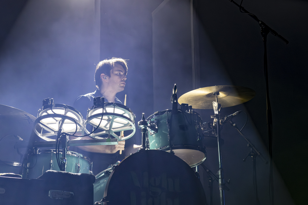 White Lies @ 013, foto 7, foto's door Bart Janssens - FrontView Magazine