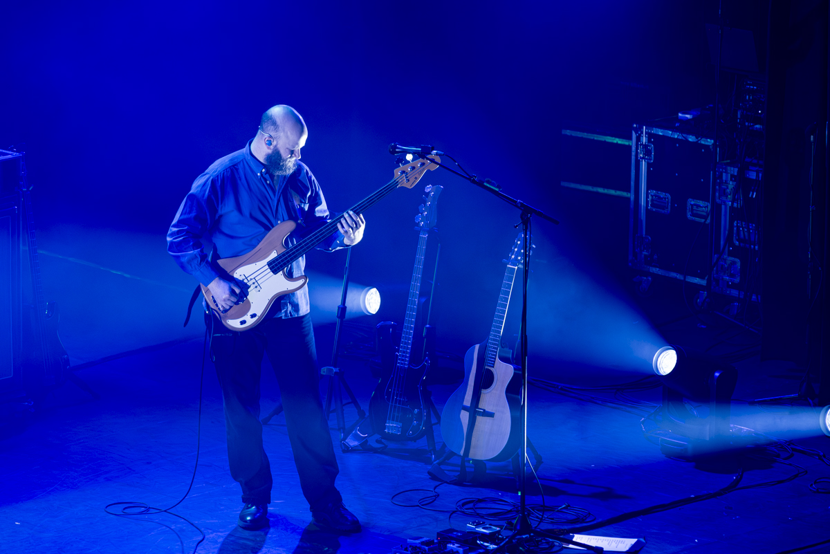 White Lies @ 013, foto 13, foto's door Bart Janssens - FrontView Magazine