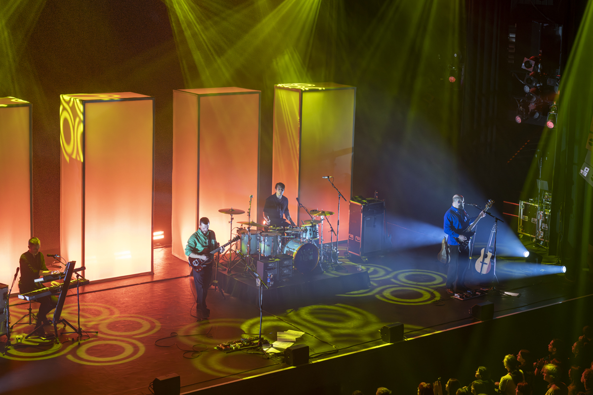 White Lies @ 013, foto 17, foto's door Bart Janssens - FrontView Magazine