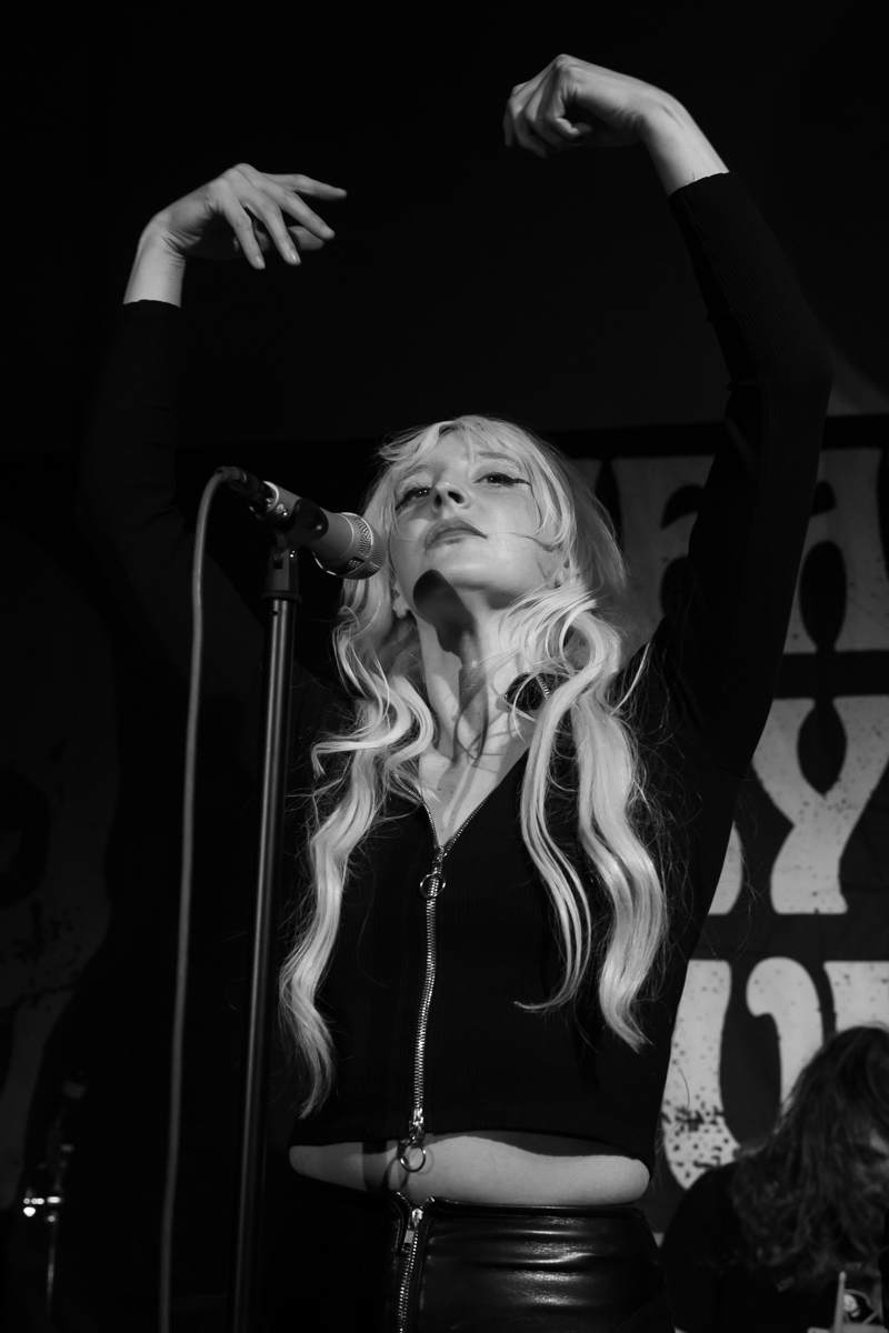 Electric Citizen @ La Source, picture 5, photographed by Koen Marcoen - FrontView Magazine