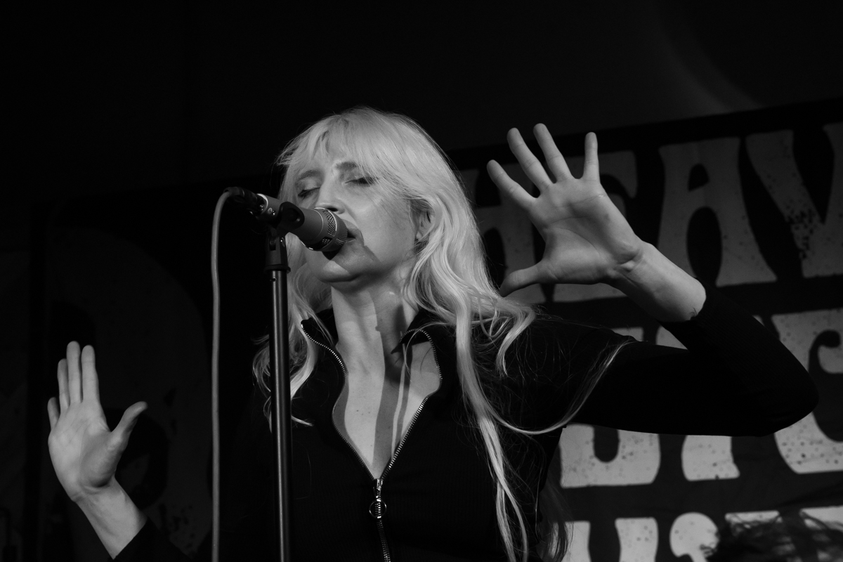 Electric Citizen @ La Source, picture 7, photographed by Koen Marcoen - FrontView Magazine