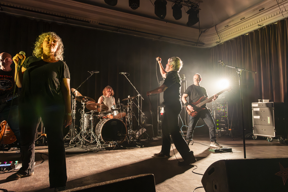Senser @ De Casino, picture 5, photographed by Bart Janssens - FrontView Magazine