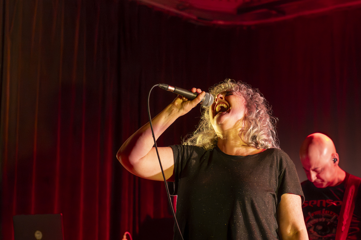 Senser @ De Casino, picture 8, photographed by Bart Janssens - FrontView Magazine