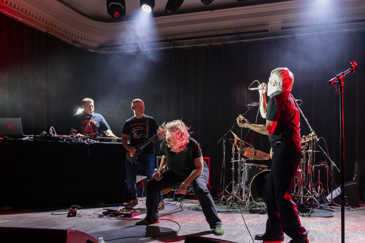 Senser @ De Casino, picture 11, photographed by Bart Janssens - FrontView Magazine
