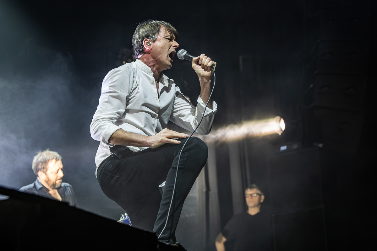 Suede @ 013, picture 7, photographed by David Johnson - FrontView Magazine