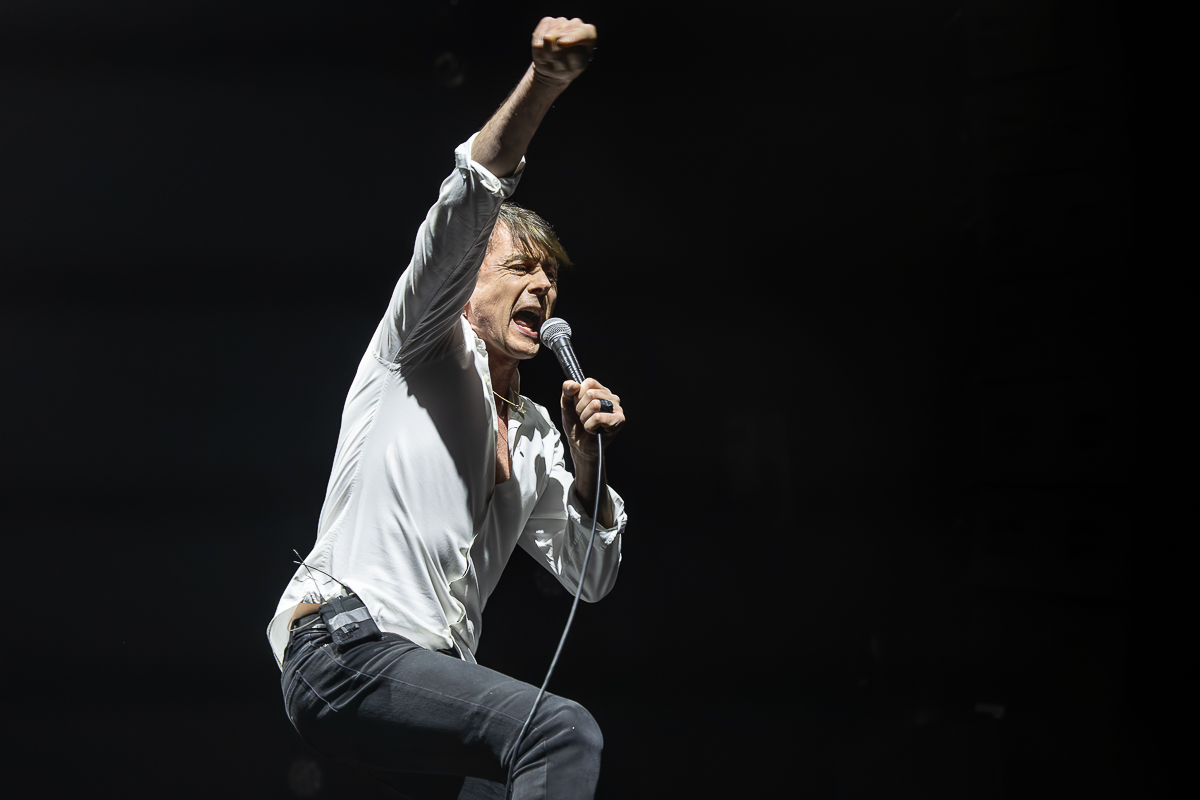 Suede @ 013, picture 10, photographed by David Johnson - FrontView Magazine
