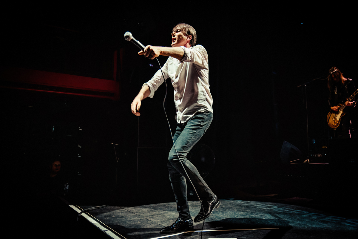 Suede @ Ancienne Belgique, picture 13, photographed by Livia Vaduva - FrontView Magazine