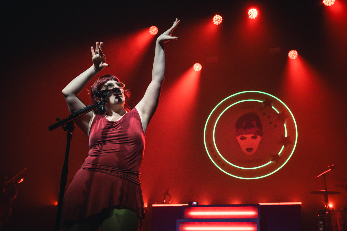 CMAT @ AB, picture 10, photographed by Jelle Meersschaut - FrontView Magazine