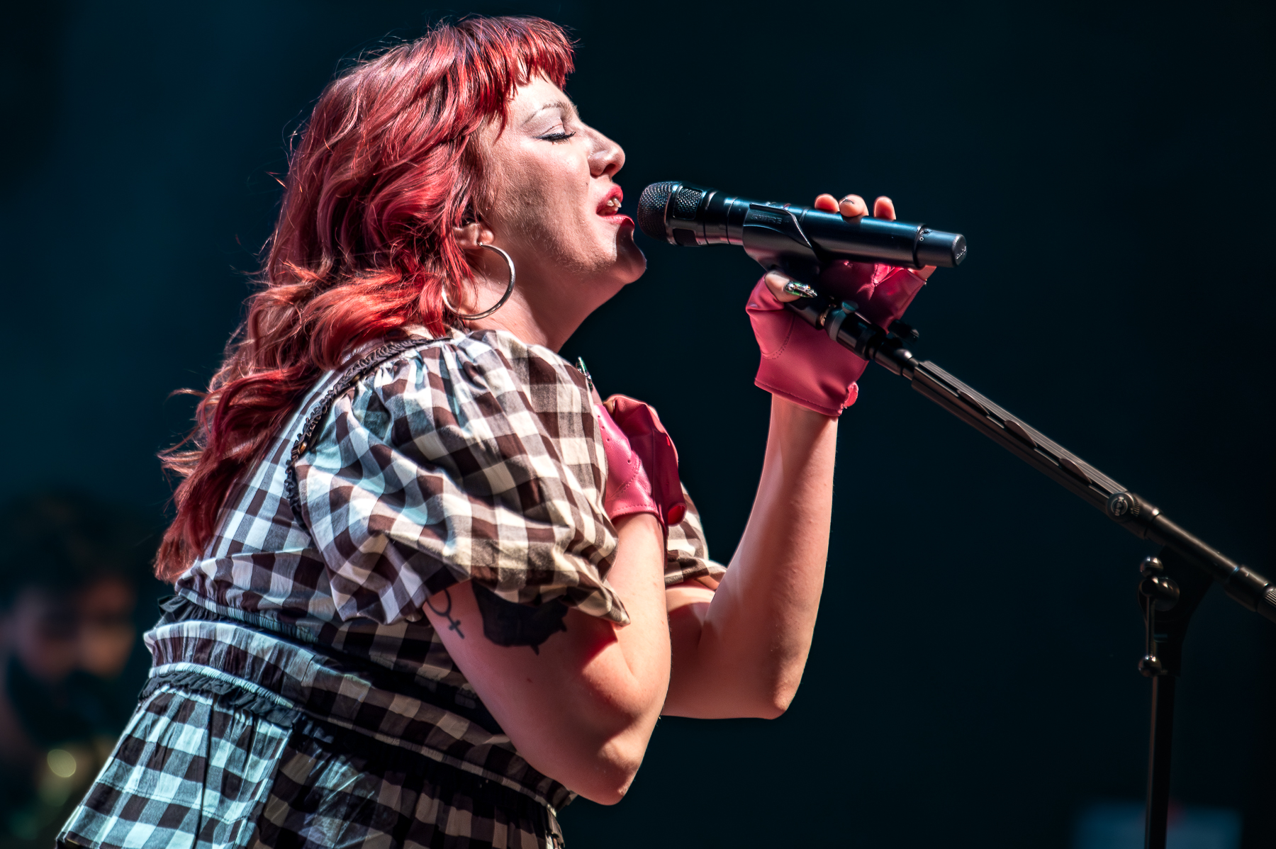 CMAT @ Muziekgieterij, picture 25, photographed by Anoek Houben - FrontView Magazine