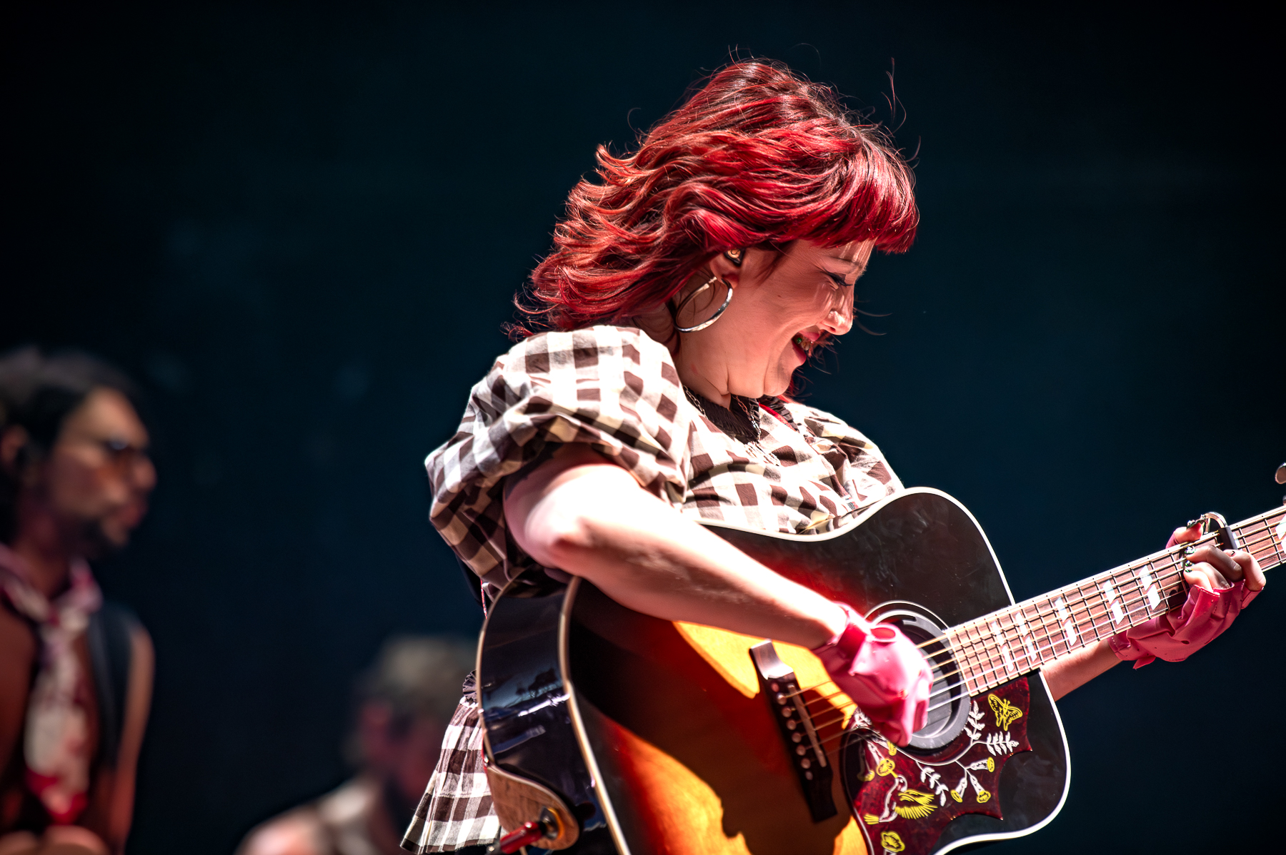 CMAT @ Muziekgieterij, picture 28, photographed by Anoek Houben - FrontView Magazine