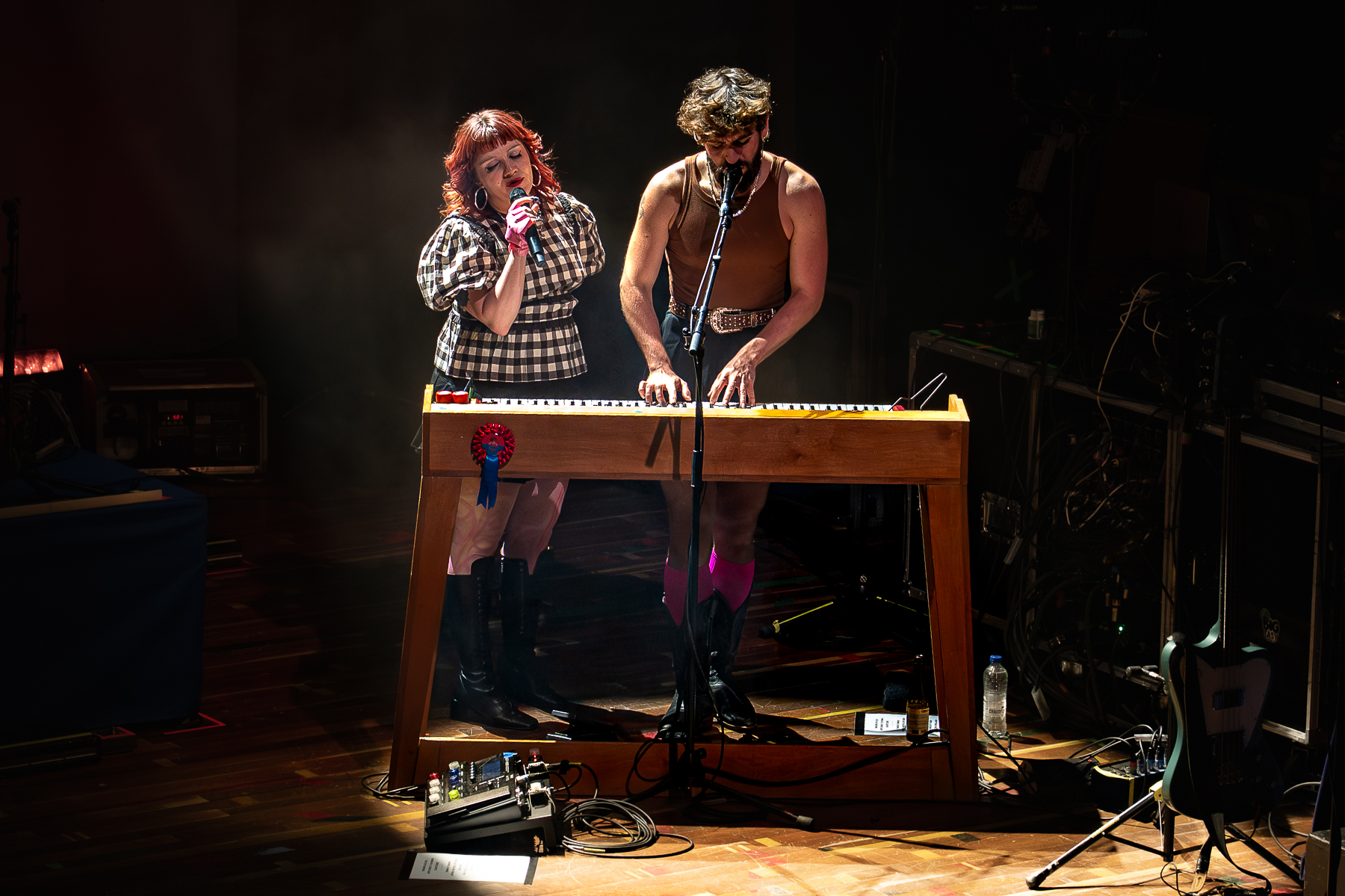 CMAT @ Muziekgieterij, picture 31, photographed by Anoek Houben - FrontView Magazine