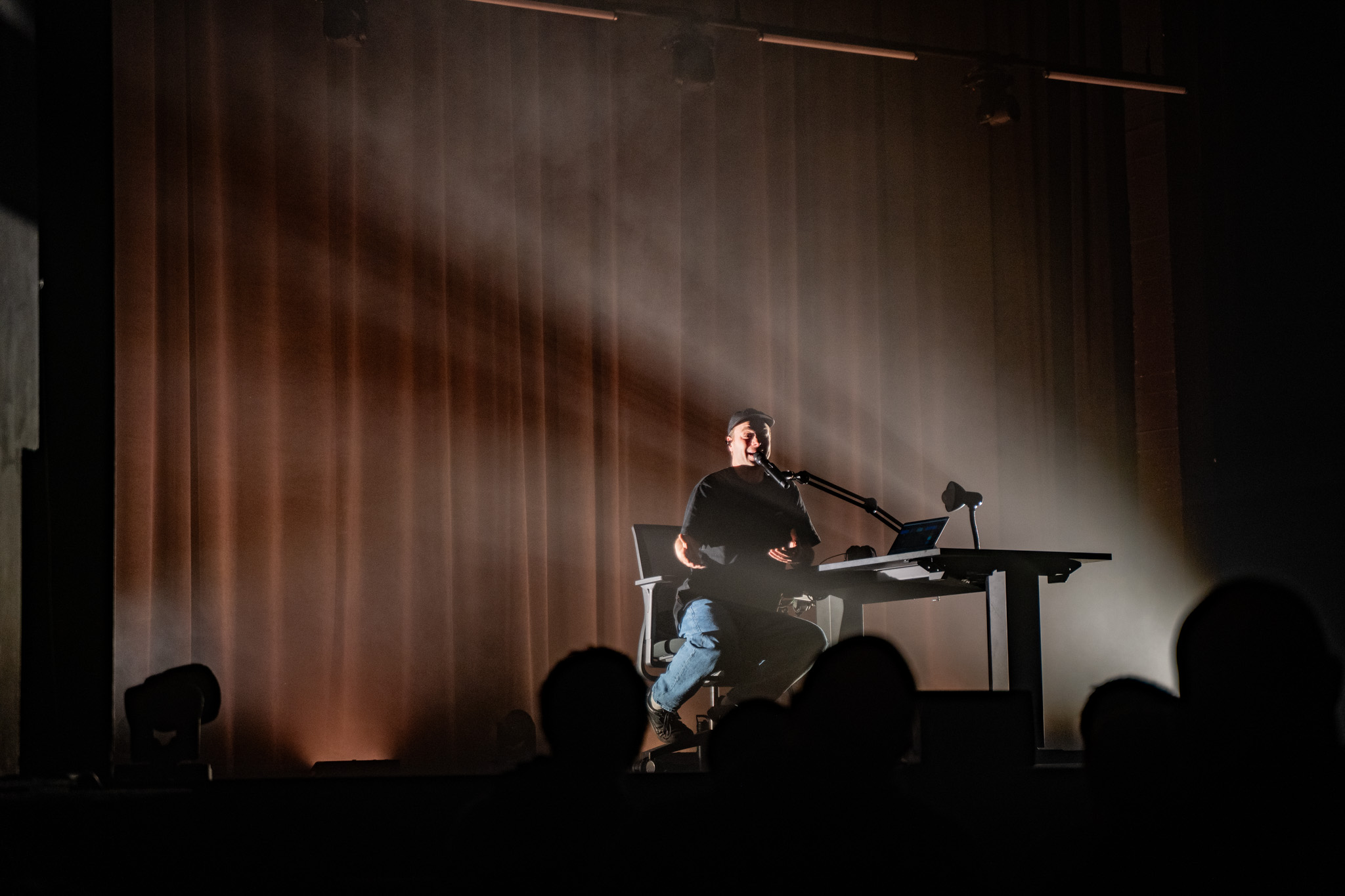 Birhang @ Arenbergschouwburg, foto 2, foto's door Tine Van Daele - FrontView Magazine