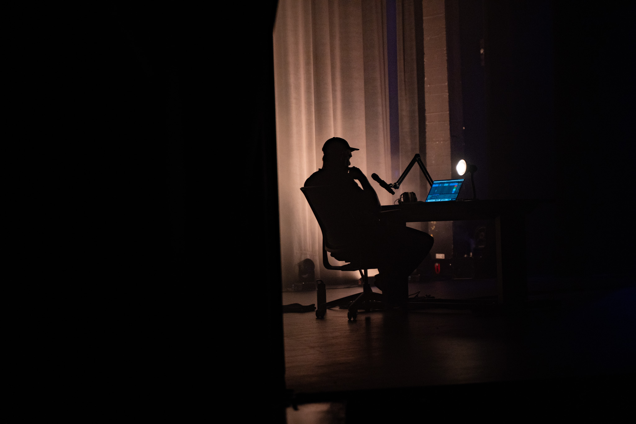 Birhang @ Arenbergschouwburg, foto 5, foto's door Tine Van Daele - FrontView Magazine