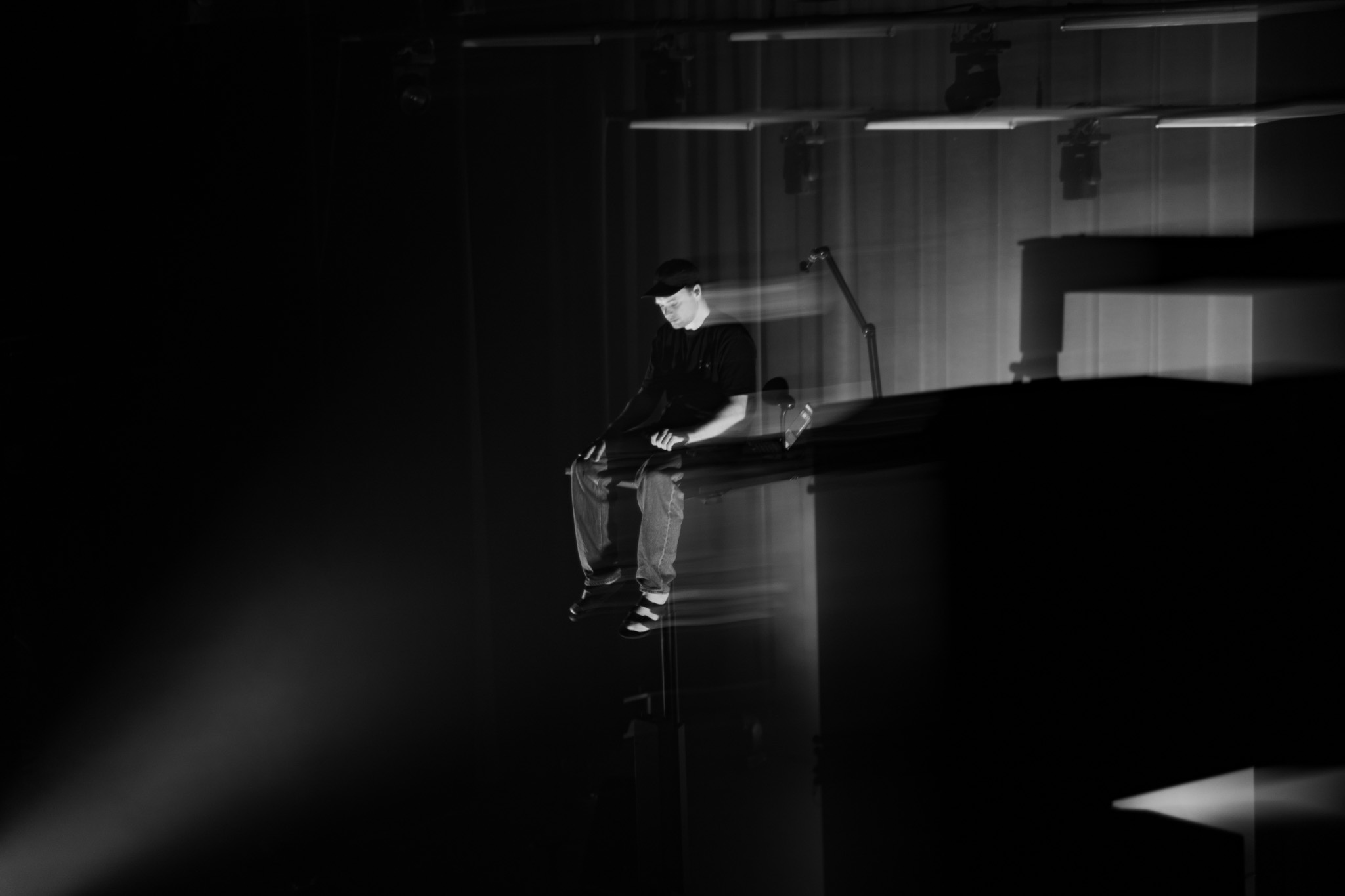 Birhang @ Arenbergschouwburg, foto 8, foto's door Tine Van Daele - FrontView Magazine