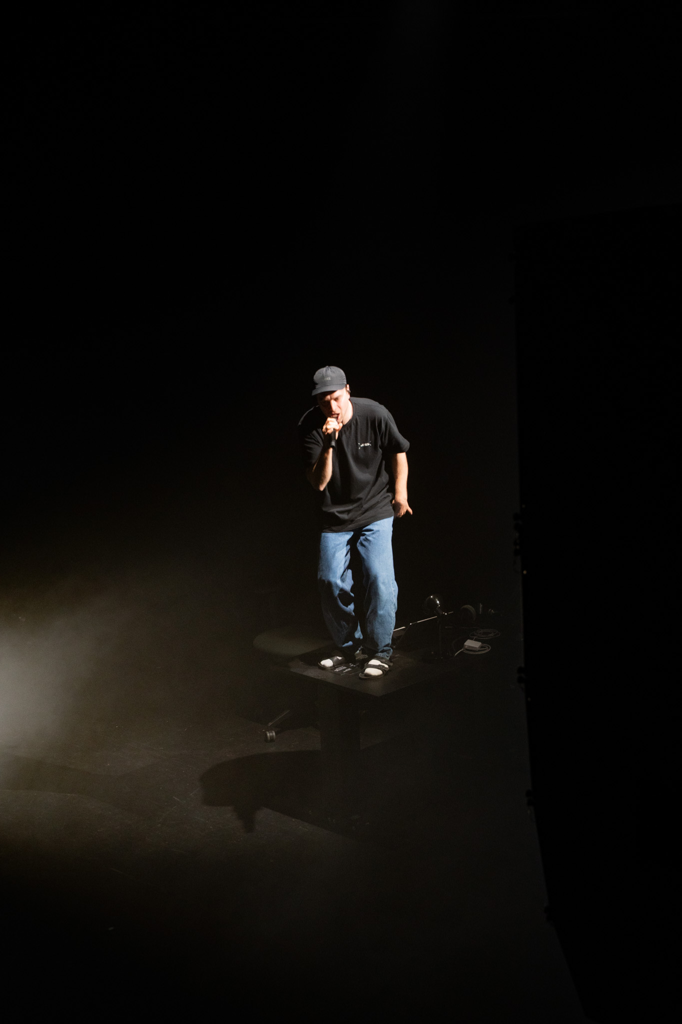Birhang @ Arenbergschouwburg, foto 17, foto's door Tine Van Daele - FrontView Magazine