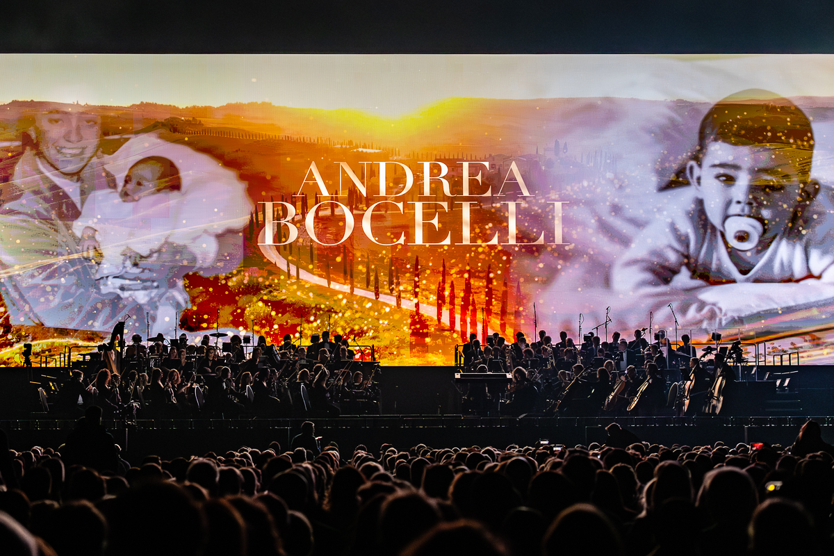 Andrea Bocelli @ AFAS Dome, picture 1, photographed by Dorien Goetschalckx - FrontView Magazine