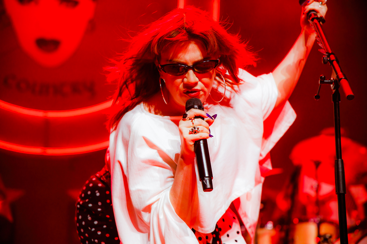 CMAT In concert @ De Roma, picture 10, photographed by Paul Jongeneelen - FrontView Magazine