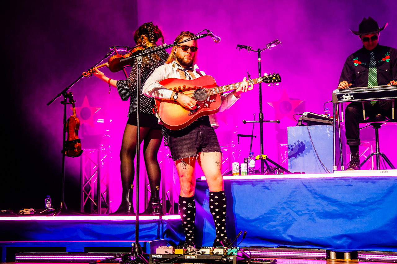CMAT In concert @ De Roma, picture 17, photographed by Paul Jongeneelen - FrontView Magazine