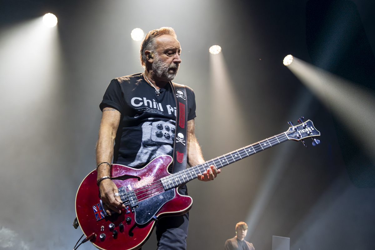 Peter Hook & The Light @ Ancienne Belgique, picture 4, photographed by Bart Janssens - FrontView Magazine