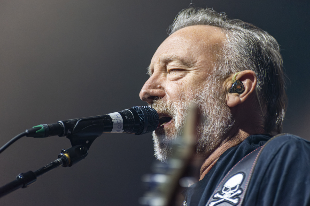 Peter Hook & The Light @ Ancienne Belgique, picture 7, photographed by Bart Janssens - FrontView Magazine