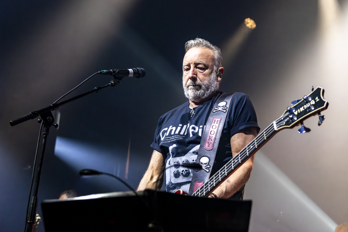 Peter Hook & The Light @ Ancienne Belgique, picture 12, photographed by Bart Janssens - FrontView Magazine