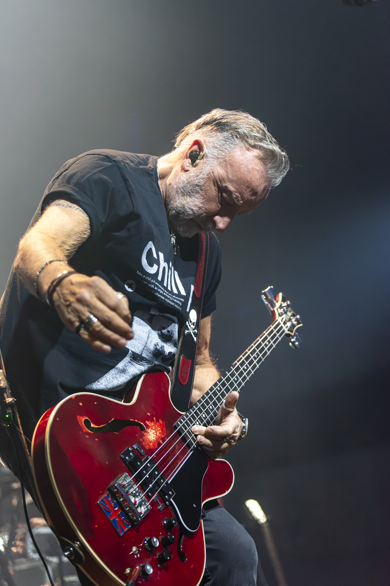 Peter Hook & The Light @ Ancienne Belgique, picture 15, photographed by Bart Janssens - FrontView Magazine